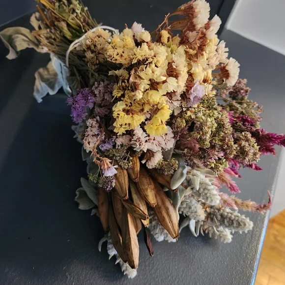 Real Dried Aromatic Flowers Over 16 Stems. - Picture 4 of 10